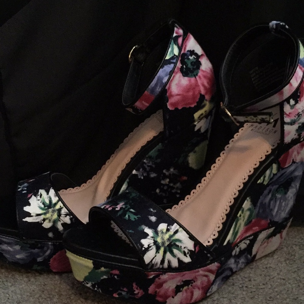 Floral wedge sandal heels size 5.5